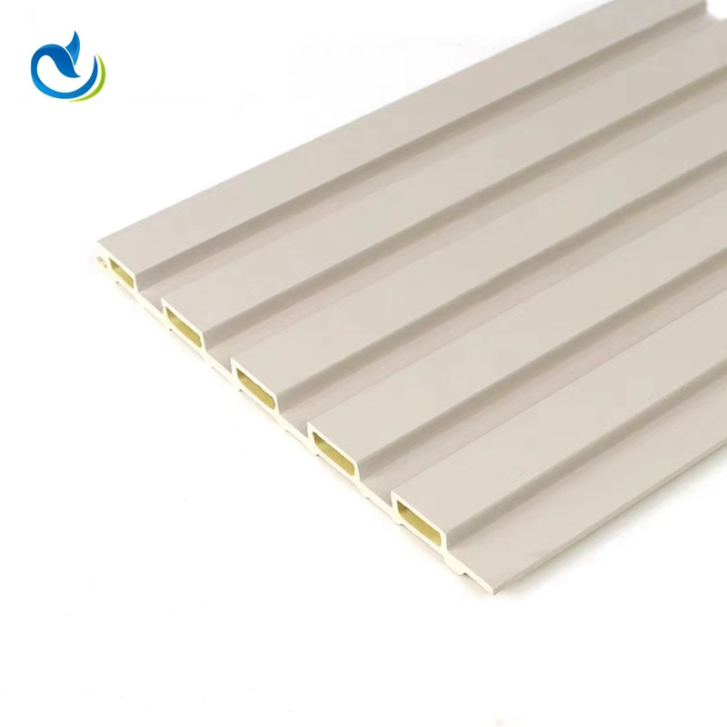 Confronta le differenze tra pannelli in legno-plastica e pannelli PS